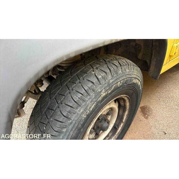 2006 Land Rover Defender-46309933