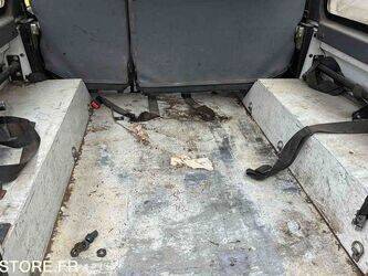 2006-land-rover-defender-1437630-46309937