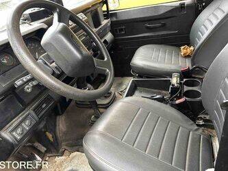 2006-land-rover-defender-1437630-46309939