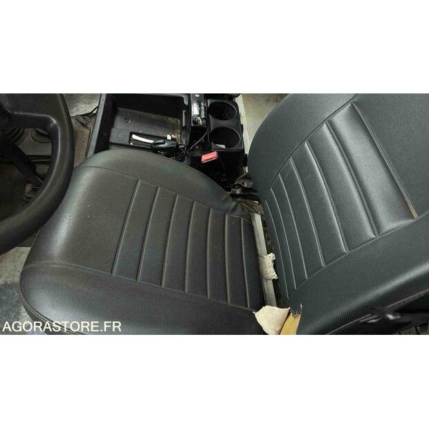 2006 Land Rover Defender-46309948