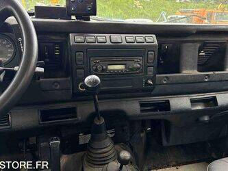 2006-land-rover-defender-1437630-46309952