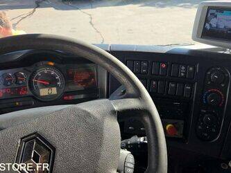 2015-renault-d-wide-1437635-46310043