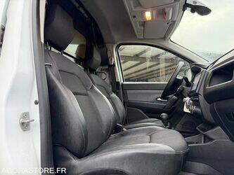 2022-renault-express-1437649-46310412