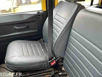 2006-land-rover-defender-1437659-46310776