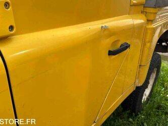 2006-land-rover-defender-1437659-46310786