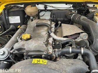 2006-land-rover-defender-1437659-46310787