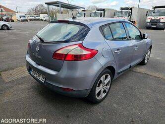 2009-renault-megane-1437660-46310797