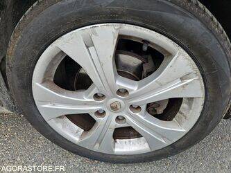 2009-renault-megane-1437660-46310802