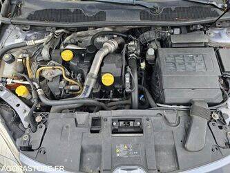 2009-renault-megane-1437660-46310826