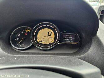 2009-renault-megane-1437660-46310830