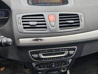 2009-renault-megane-1437660-46310832