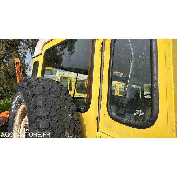 2006 Land Rover Defender-46311232