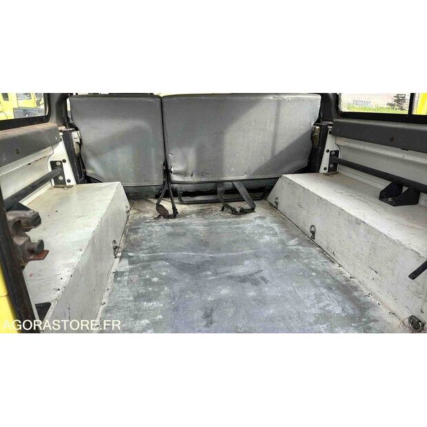 2006 Land Rover Defender-46311238