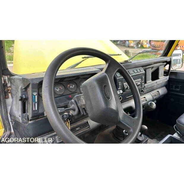 2006 Land Rover Defender-46311247