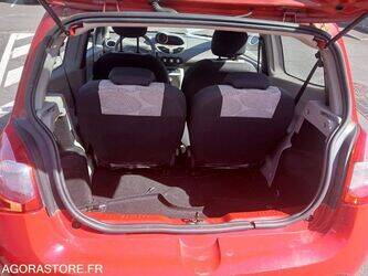 2013-renault-twingo-1437679-46311356