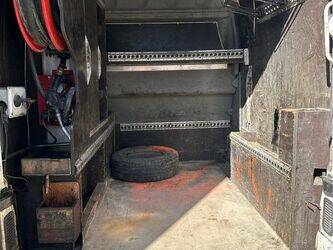 2013-renault-master-1437685-46311484