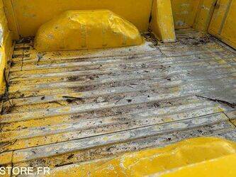 2006-land-rover-defender-1437691-46311637