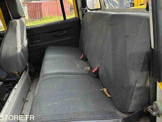 2006-land-rover-defender-1437691-46311645
