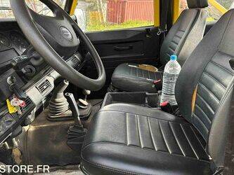2006-land-rover-defender-1437691-46311652