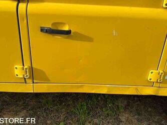 2006-land-rover-defender-1437691-46311653