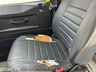 2006-land-rover-defender-1437691-46311655