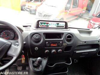 2012-renault-master-1437163-46312239