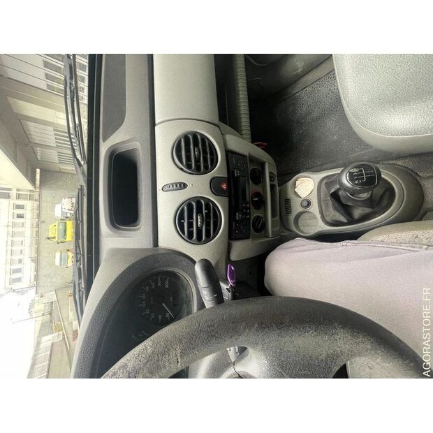 2005 رينو Kangoo-46312313