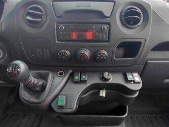 2014-renault-master-1437175-46312375