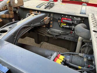 2017-scania-r490-1437707-46313557