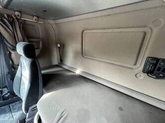 2017-scania-r490-1437707-46313564