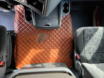 2017-scania-r490-1437707-46313566