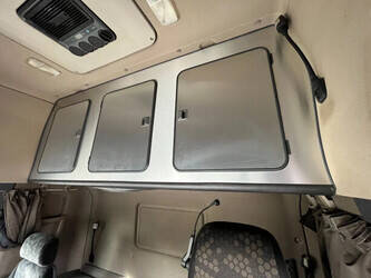 2017-scania-r490-1437707-46313569