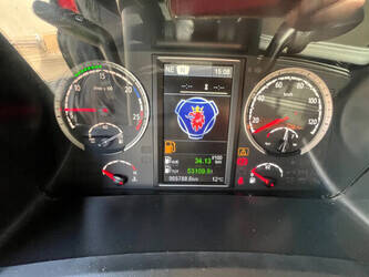 2017-scania-r490-1437707-46313571