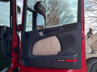 2017-scania-r490-1437707-46313584