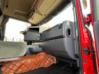 2017-scania-r490-1437707-46313585