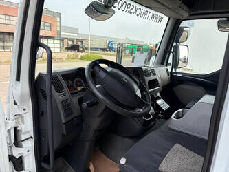 2012-renault-midlum-1437709-46313689