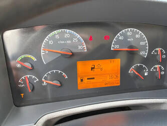 2012-volvo-fl-46313728