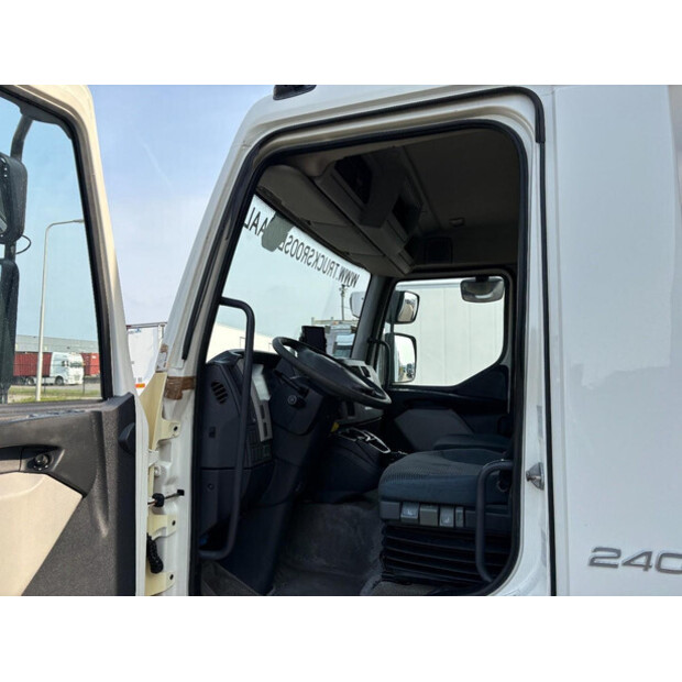 2012 فولفو FL-46313734