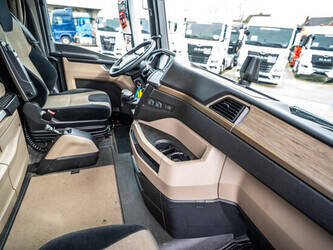 2021-man-tgx-18-470-1437711-46313778