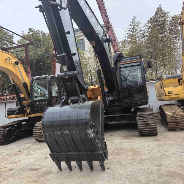 2022 هيونداي R220-46313820