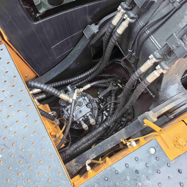 2022 هيونداي R220-46313826