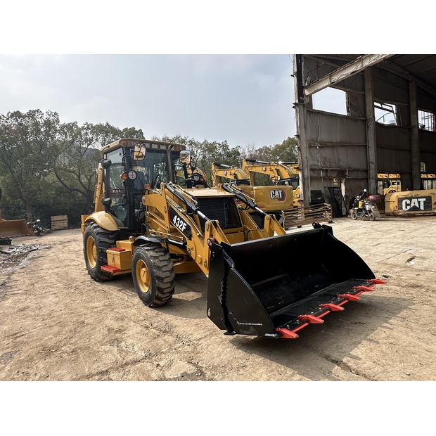 2026 كاتربيلر 432F-46313882