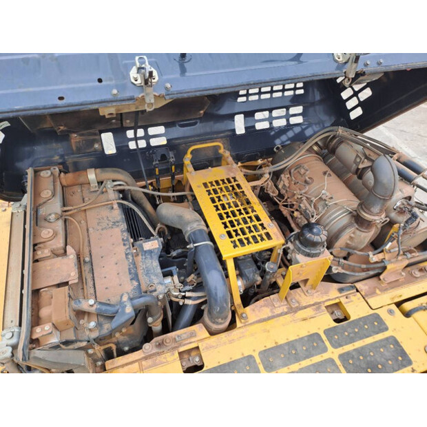 2018 كوماتسو HB365LC-3 Hybrid-46314464