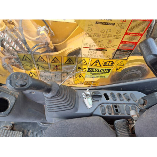 2018 كوماتسو HB365LC-3 Hybrid-46314469