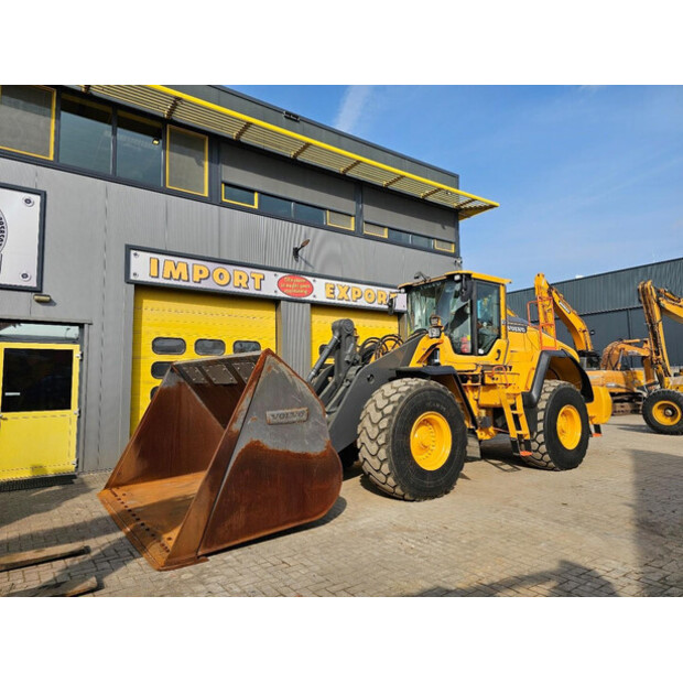 2020 فولفو L180H-46315112