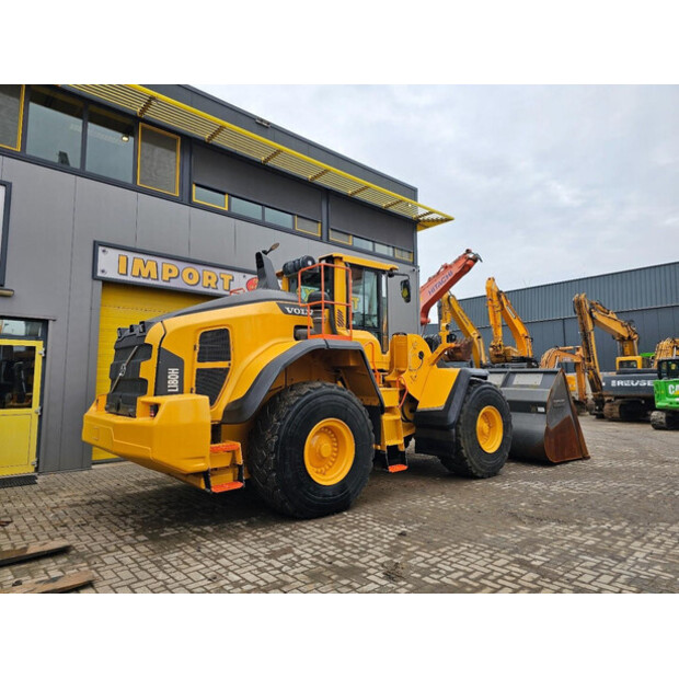 2020 فولفو L180H-46315115