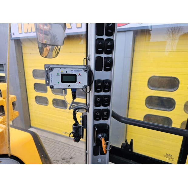 2020 فولفو L180H-46315136