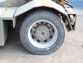 2009-terberg-yt182-1437798-46316409