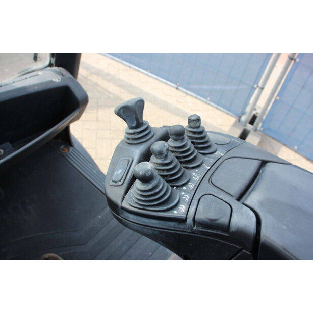 2017 Linde H20D-02/600-46316905