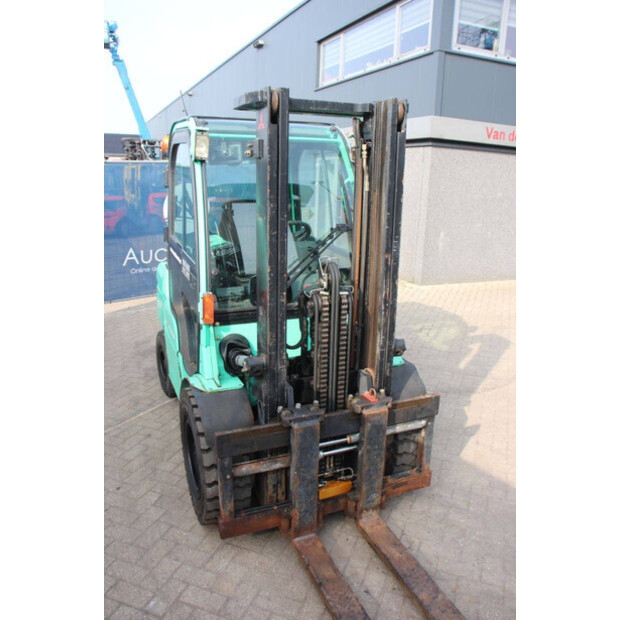 2005 ميتسوبيشي FD35N-46317175